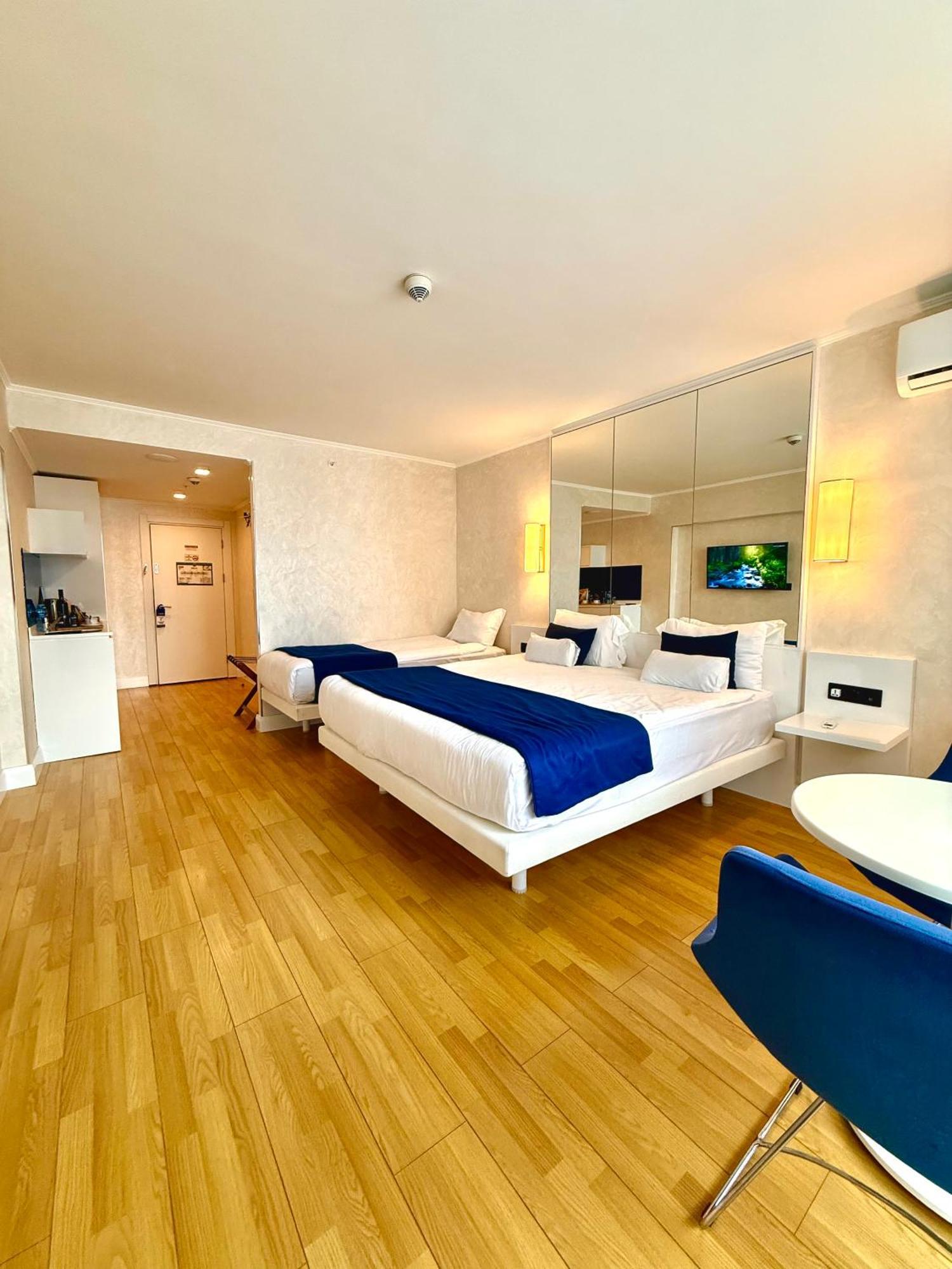 Seaside Vip Hotel Batumi Exterior photo