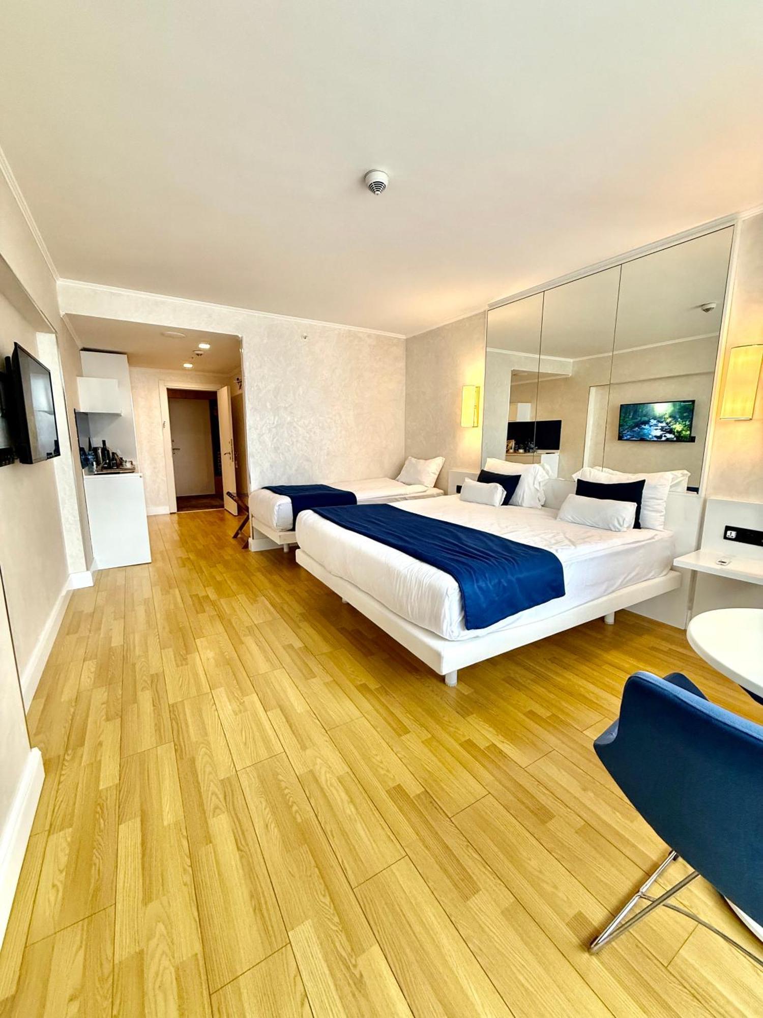 Seaside Vip Hotel Batumi Exterior photo