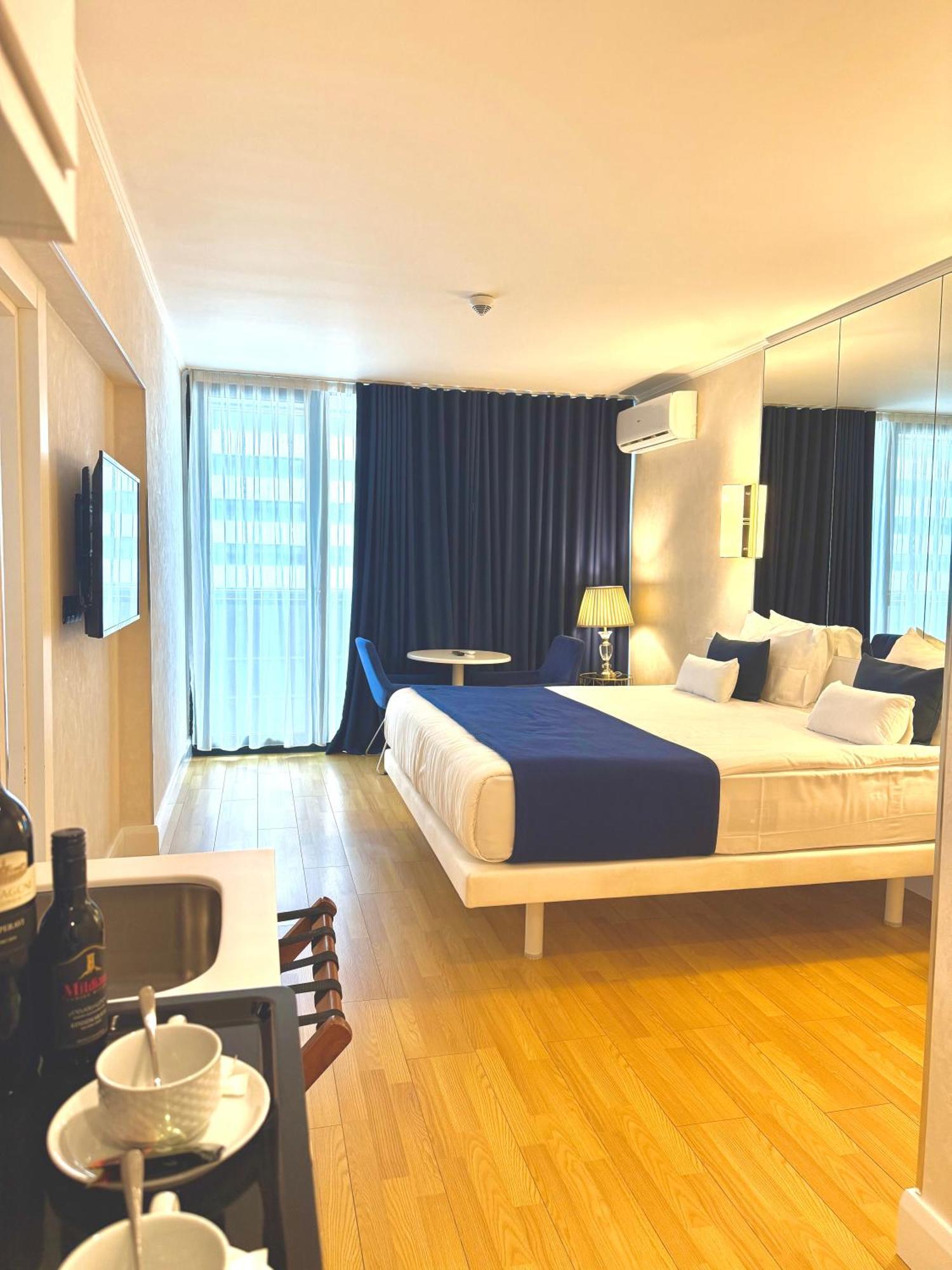 Seaside Vip Hotel Batumi Exterior photo